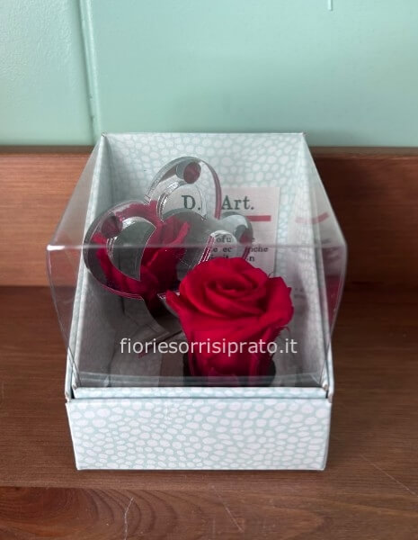 ROSELLINA STABILIZZATA ROSSA CON CUORICINI